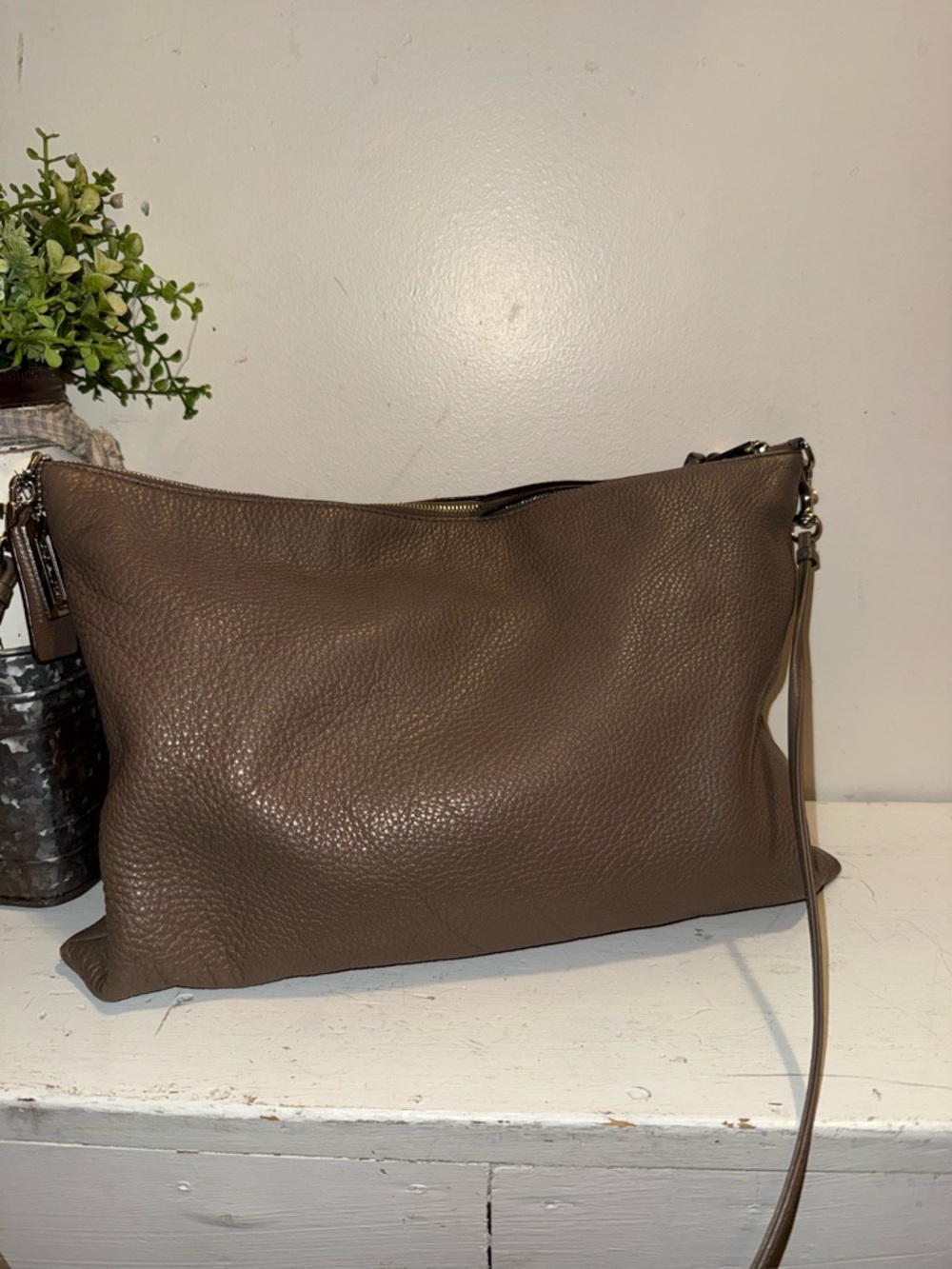 COACH BLEECKER DAILY SHOULDER BAG IN MUSHROOM GRAY LEATHER EUC - Picture 3 of 8